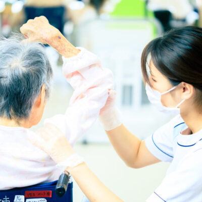 熊本県宇城市にある桜十字熊本宇城病院でヒューマニティケアを実践する看護師